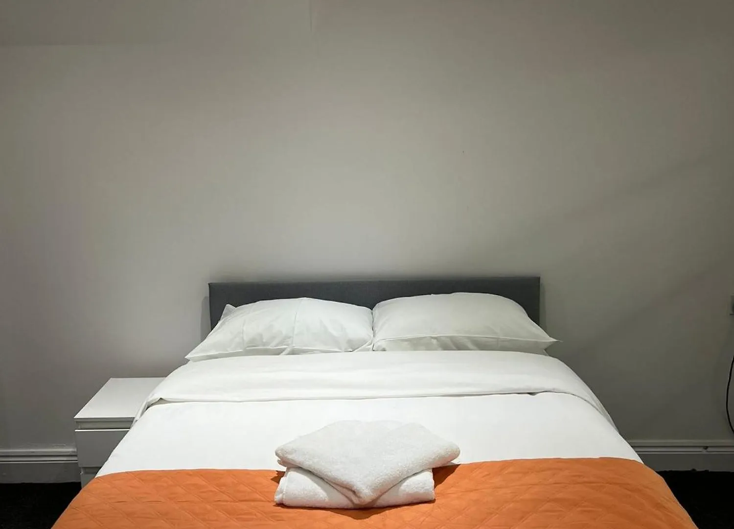 Apartment-Sleep6-Wifi-Family Friendly London